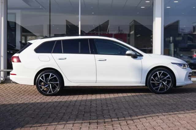 Volkswagen Golf (2025) thumbnail 3