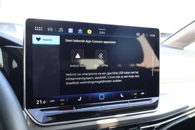 Volkswagen Golf (2025) thumbnail 24