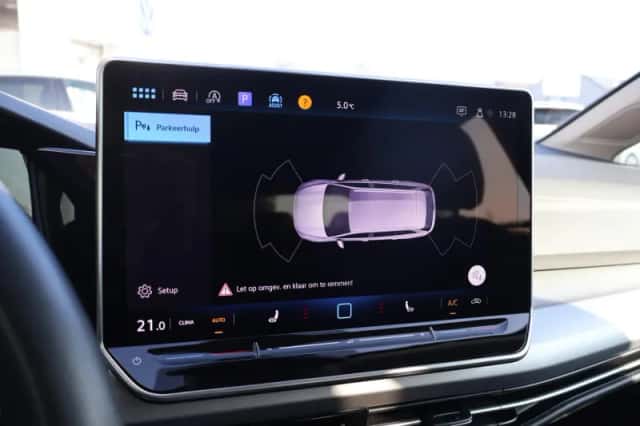Volkswagen Golf (2025) thumbnail 25