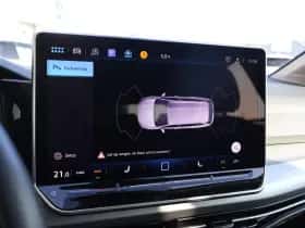 Volkswagen Golf (2025) thumbnail 25