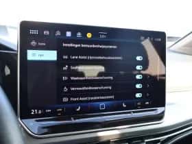 Volkswagen Golf (2025) thumbnail 32