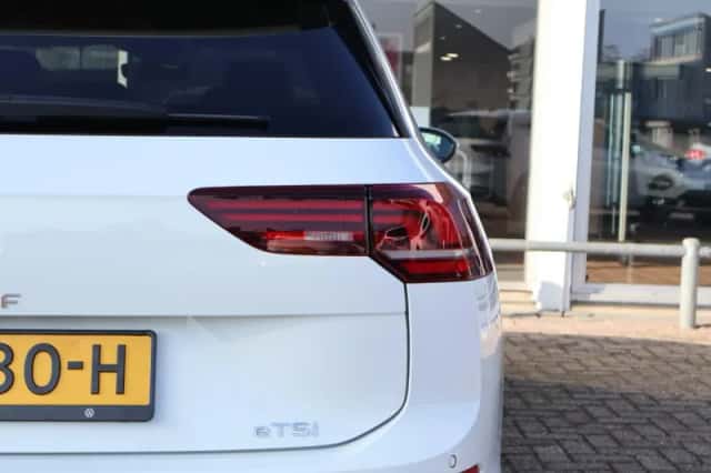 Volkswagen Golf (2025) thumbnail 37