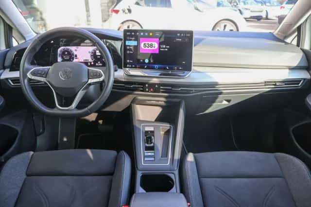 Volkswagen Golf (2025) thumbnail 5