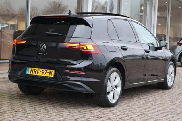 Volkswagen Golf (2025) thumbnail 2