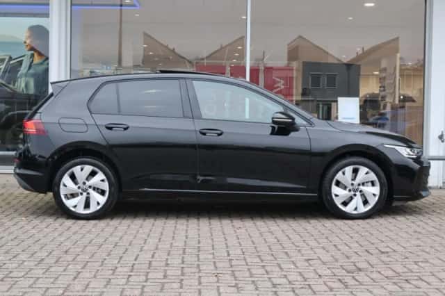 Volkswagen Golf (2025) thumbnail 3