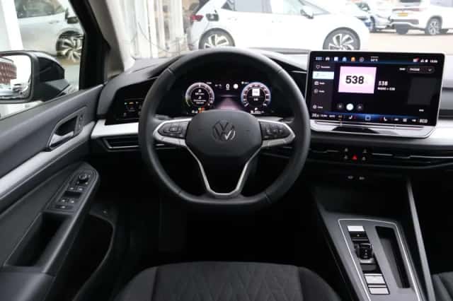 Volkswagen Golf (2025) thumbnail 21