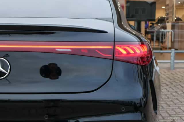Mercedes-Benz EQS (2022) thumbnail 12