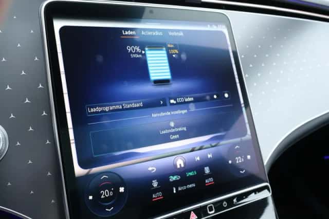 Mercedes-Benz EQS (2022) thumbnail 45