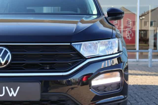 Volkswagen T-Roc (2021) thumbnail 9