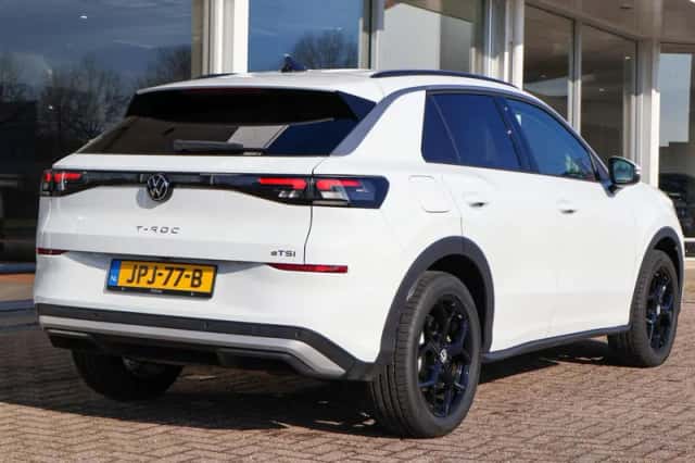 Volkswagen T-Roc (2025) thumbnail 2
