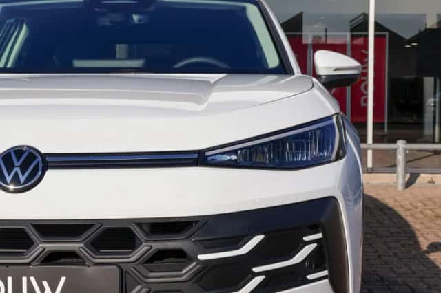 Volkswagen T-Roc (2025) thumbnail 7