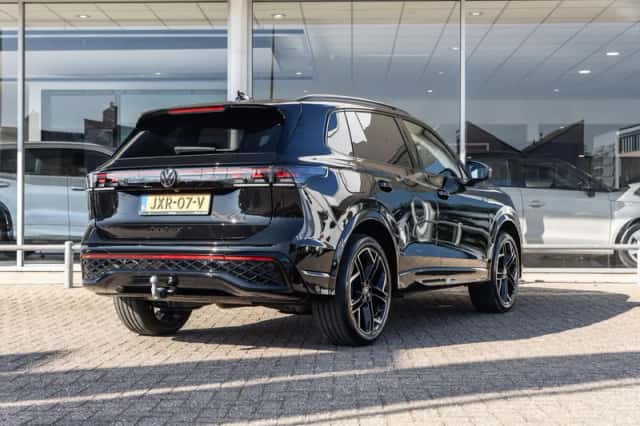 Volkswagen Tiguan (2025) thumbnail 2