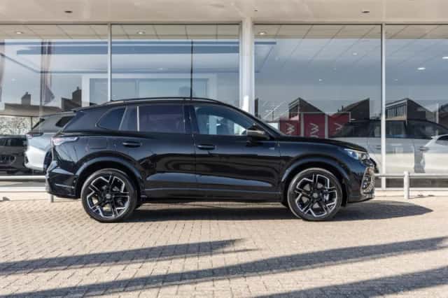 Volkswagen Tiguan (2025) thumbnail 3
