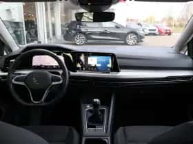 Volkswagen Golf (2023) thumbnail 5