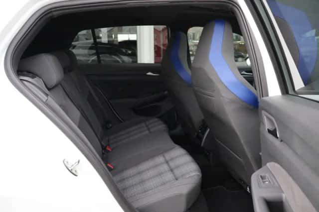 Volkswagen Golf (2025) thumbnail 17