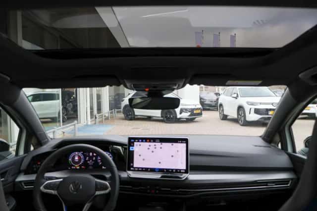 Volkswagen Golf (2025) thumbnail 18