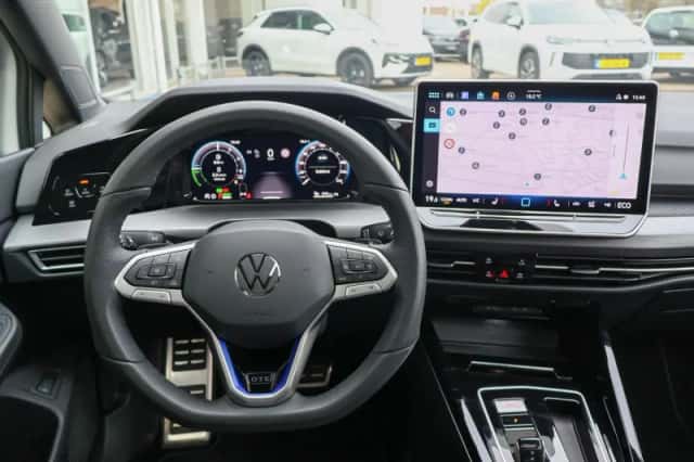 Volkswagen Golf (2025) thumbnail 21