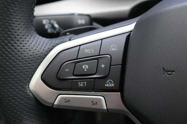 Volkswagen Golf (2025) thumbnail 24