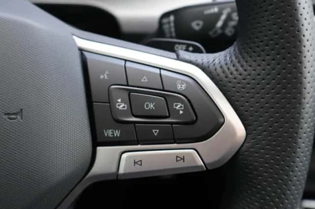 Volkswagen Golf (2025) thumbnail 25