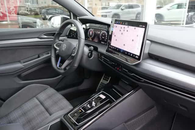 Volkswagen Golf (2025) thumbnail 29
