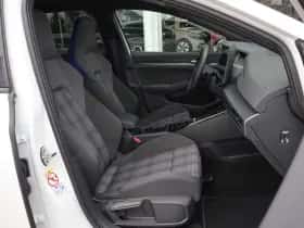 Volkswagen Golf (2025) thumbnail 4