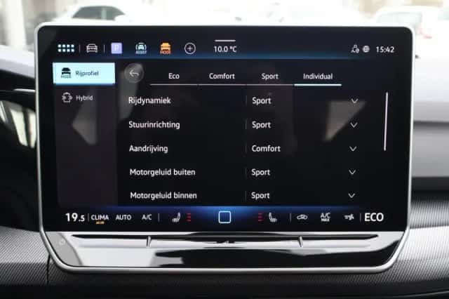 Volkswagen Golf (2025) thumbnail 37