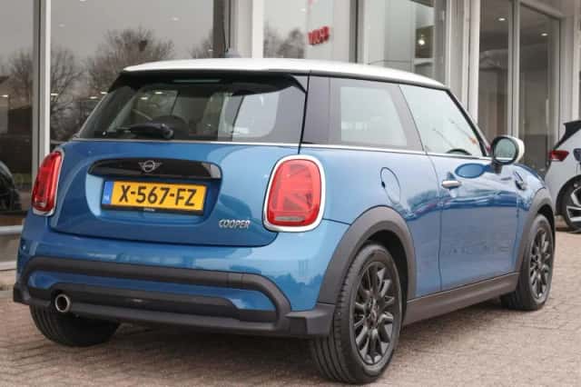 MINI Mini (2023) thumbnail 2