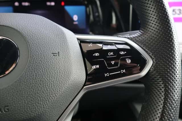 Volkswagen Golf (2022) thumbnail 22