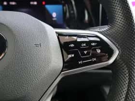 Volkswagen Golf (2022) thumbnail 22