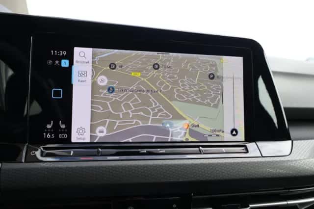 Volkswagen Golf (2022) thumbnail 23