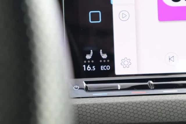 Volkswagen Golf (2022) thumbnail 26