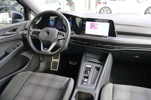 Volkswagen Golf (2022) thumbnail 35