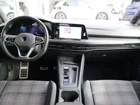 Volkswagen Golf (2022) thumbnail 5