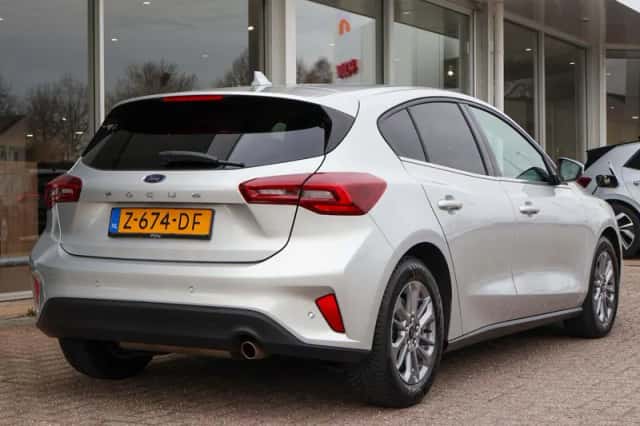 Ford Focus (2024) thumbnail 2