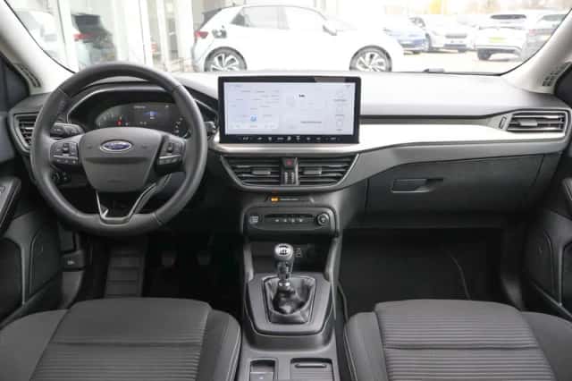 Ford Focus (2024) thumbnail 5