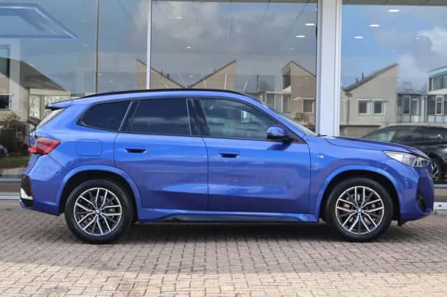 BMW X1 (2022) thumbnail 3
