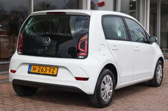 Volkswagen Up! (2021) thumbnail 2