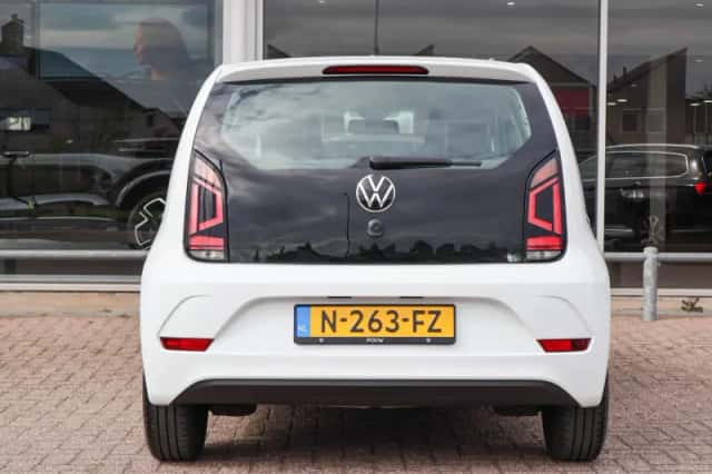 Volkswagen Up! (2021) thumbnail 11