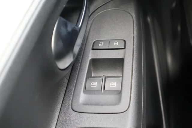 Volkswagen Up! (2021) thumbnail 17