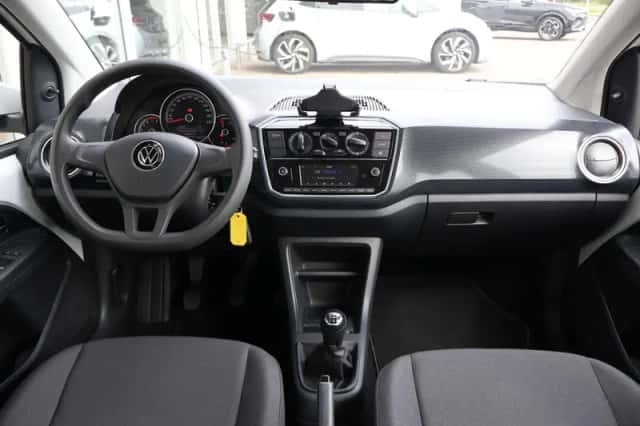 Volkswagen Up! (2021) thumbnail 5