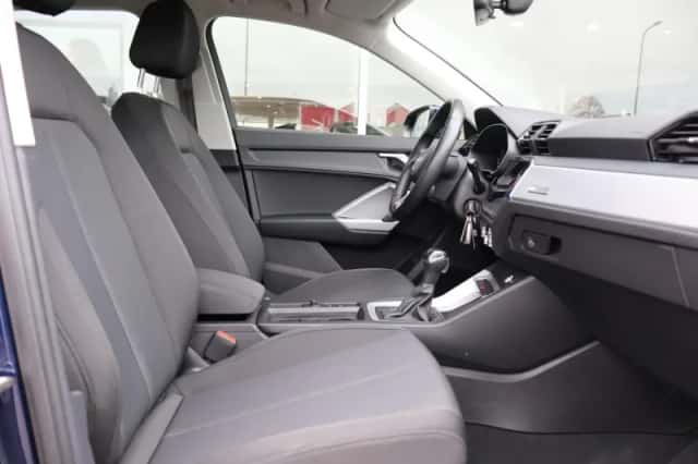 Audi Q3 (2022) thumbnail 16
