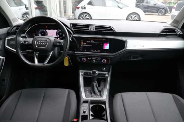 Audi Q3 (2022) thumbnail 5