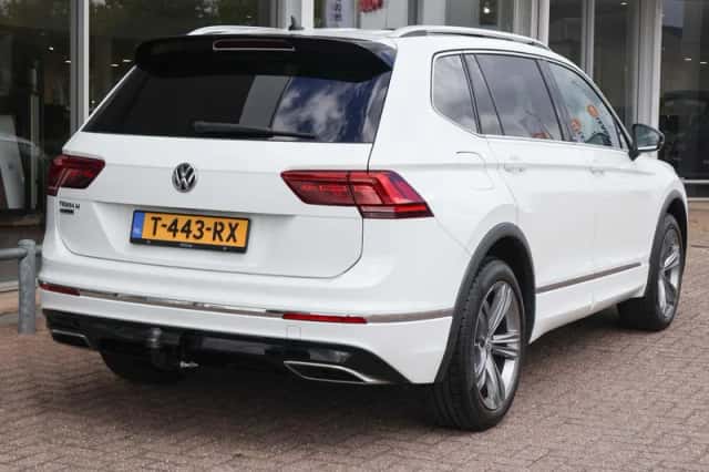 Volkswagen Tiguan (2020) thumbnail 2