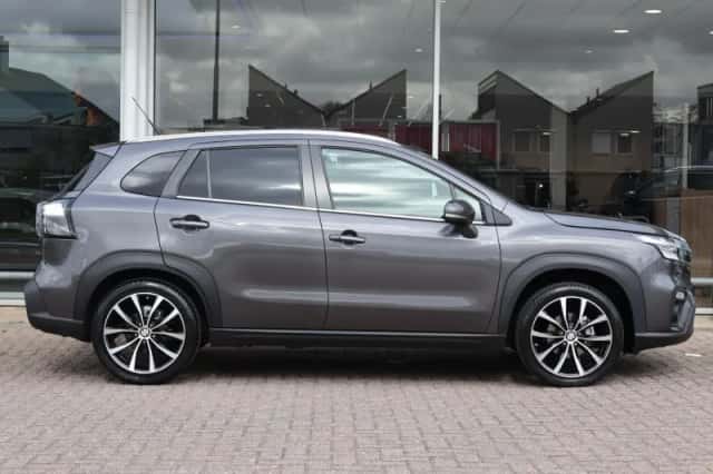 Suzuki S-Cross (2022) thumbnail 3