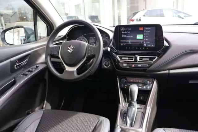 Suzuki S-Cross (2022) thumbnail 32