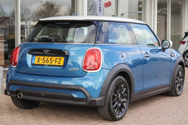 MINI Mini (2023) thumbnail 2