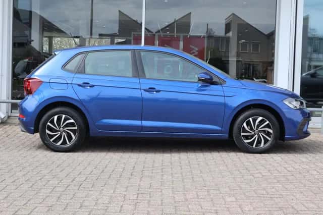 Volkswagen Polo (2023) thumbnail 3