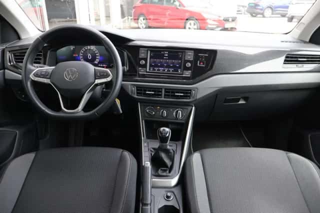 Volkswagen Polo (2023) thumbnail 5