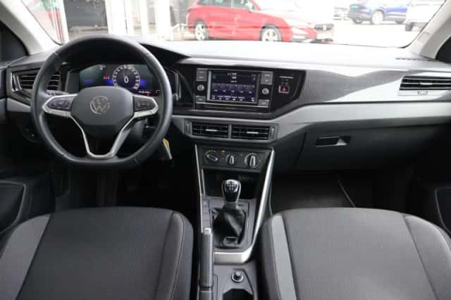 Volkswagen Polo (2023) thumbnail 5