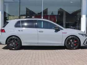 Volkswagen Golf (2023) thumbnail 3